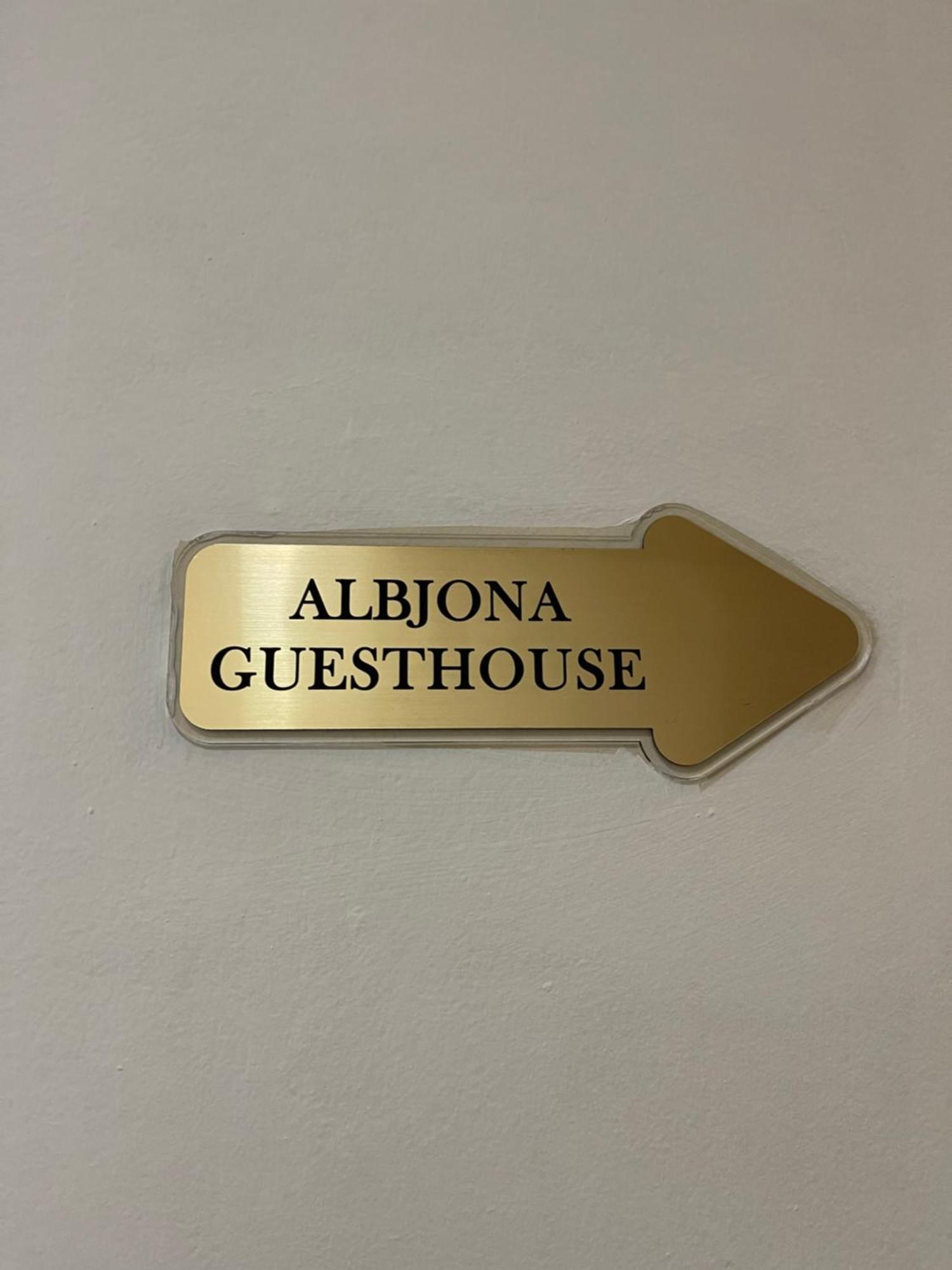 Albjona Guesthouse Tirana Eksteriør billede