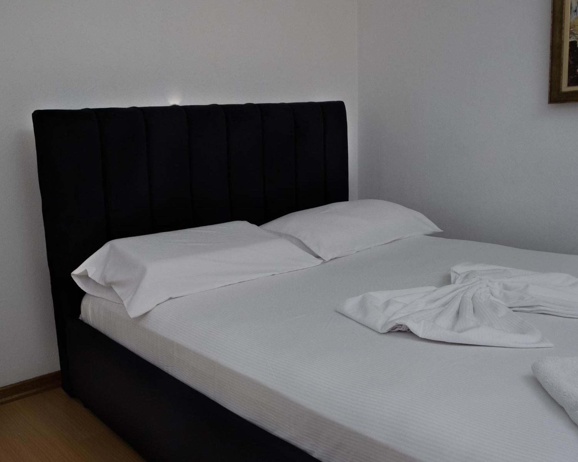 Albjona Guesthouse Tirana Eksteriør billede